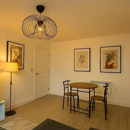 شقة New York Luxe & Free Onsite Parking برادفورد