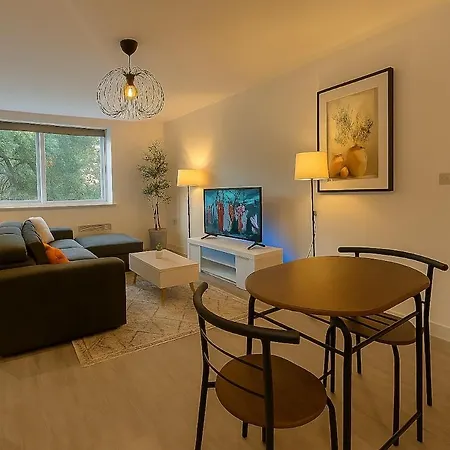 New York Luxe & Free Onsite Parking * برادفورد